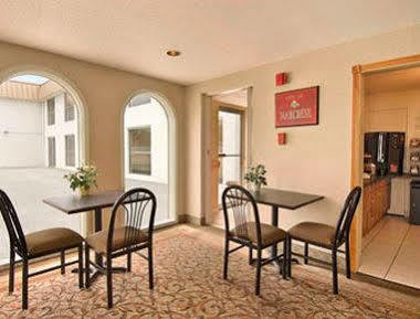 Super 8 By Wyndham Morton Grove/Chicago Hotel Exterior photo